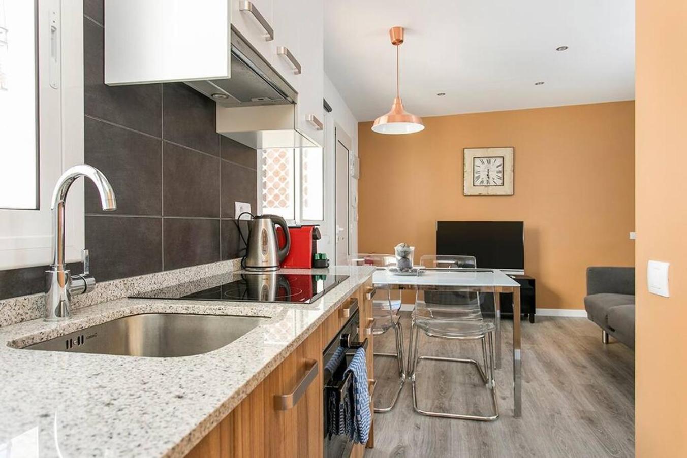 Apartmán Cozy&New With Terrace L'Hospitalet de Llobregat Exteriér fotografie